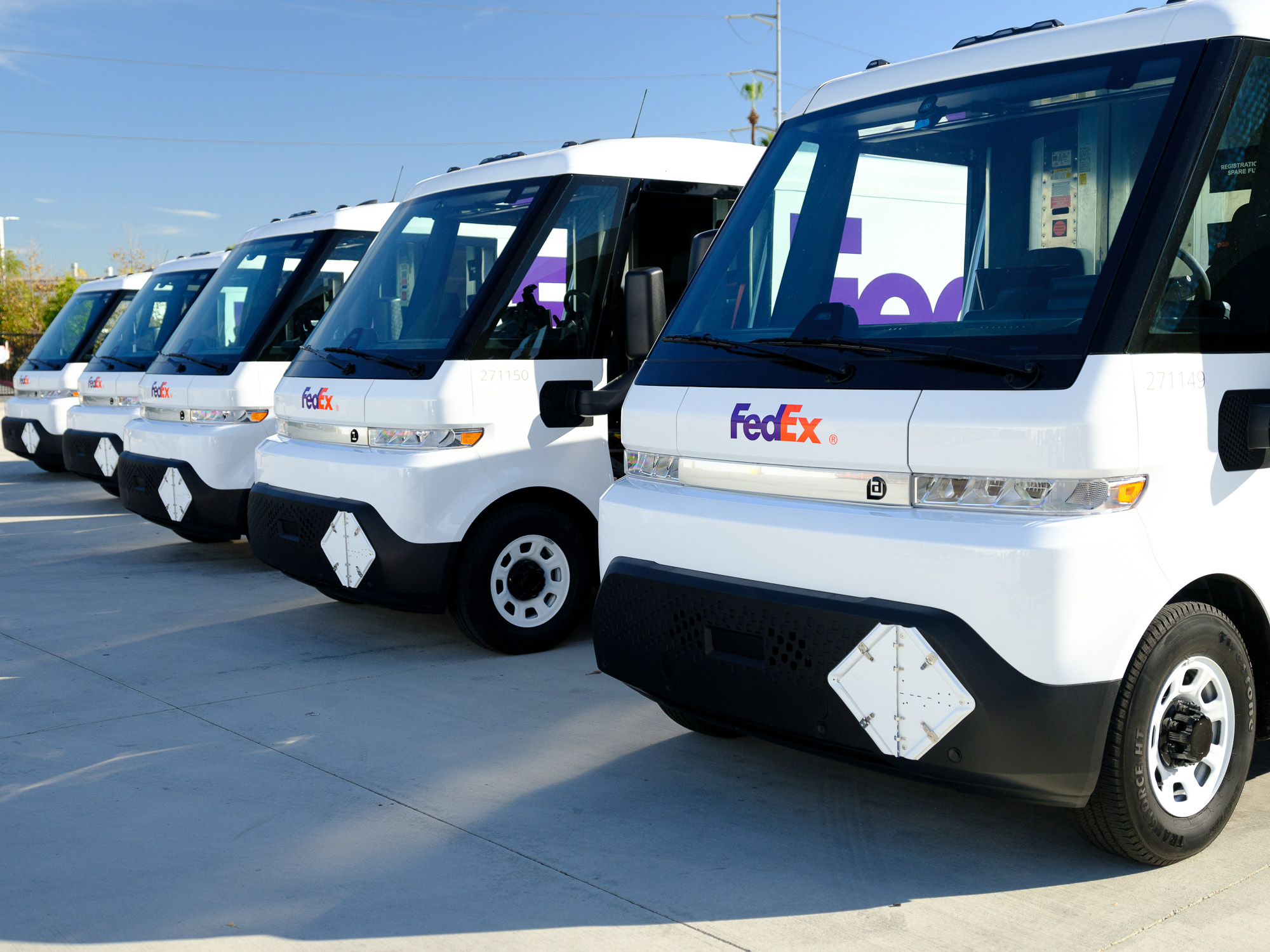 FedEx takes delivery of first electric delivery vans from GM's ...