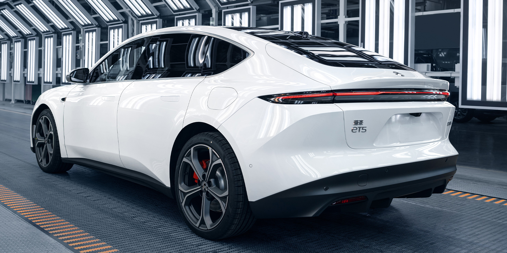 Nio et5 электромобиль