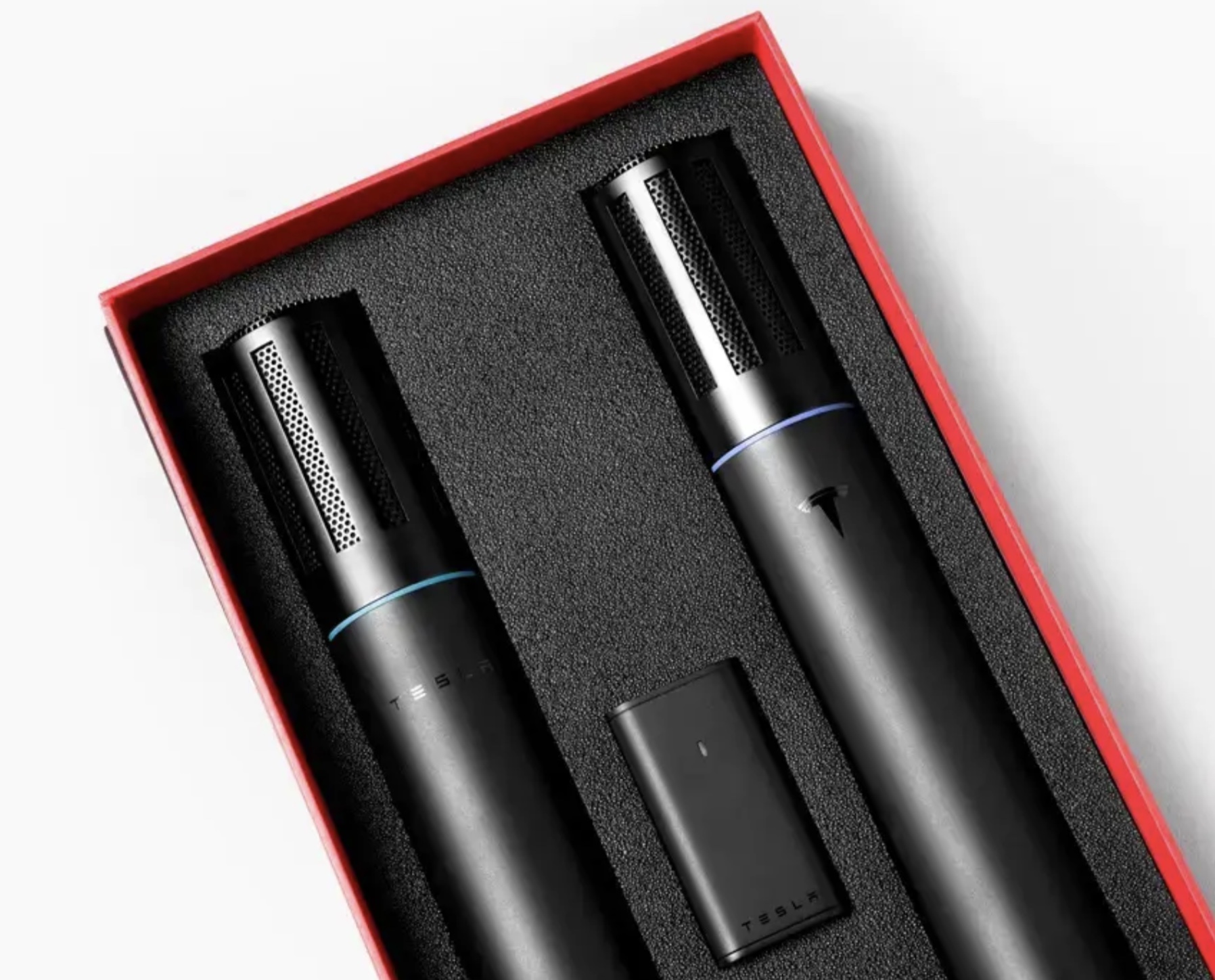 Tesla launches 'TeslaMic,' a microphone for incar karaoke Electrek