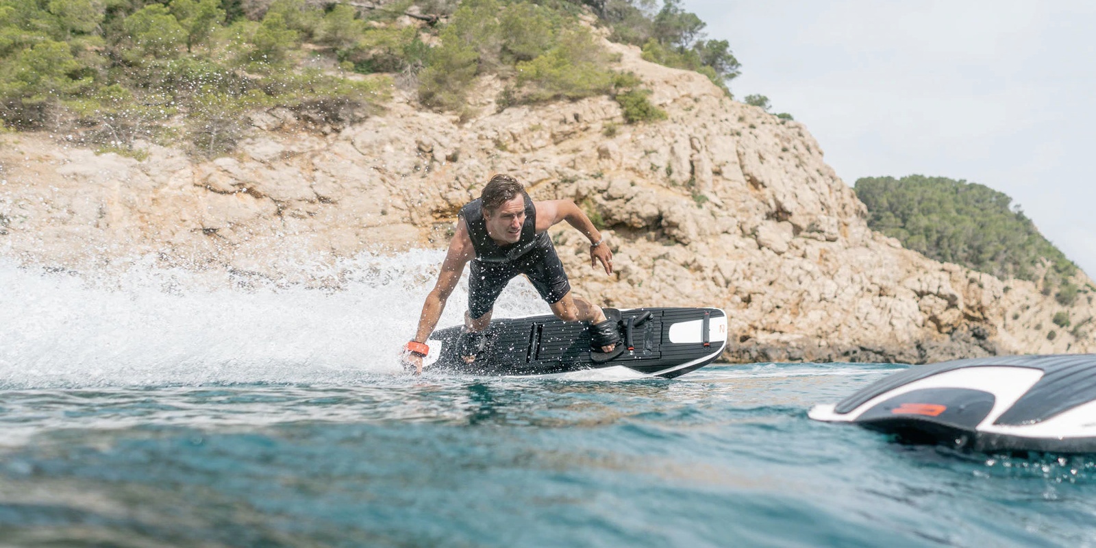 awake ravik s motorized surfboard