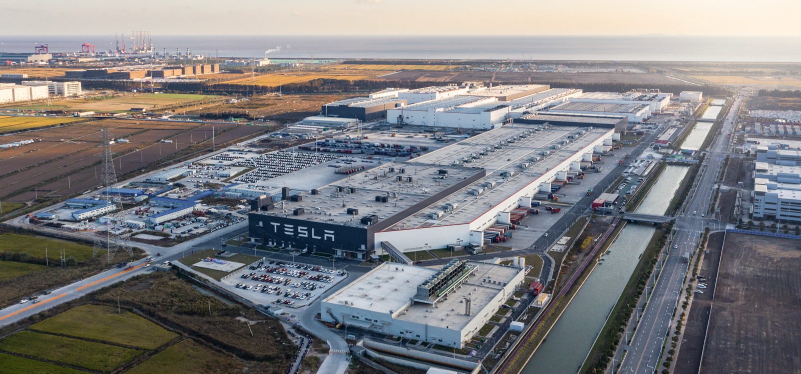 Tesla gigafactory Shanghai main hero