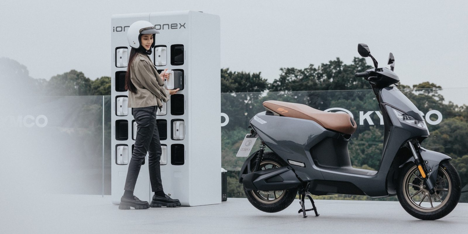 swapping electric scooters coming to Europe via KYMCO's Ionex