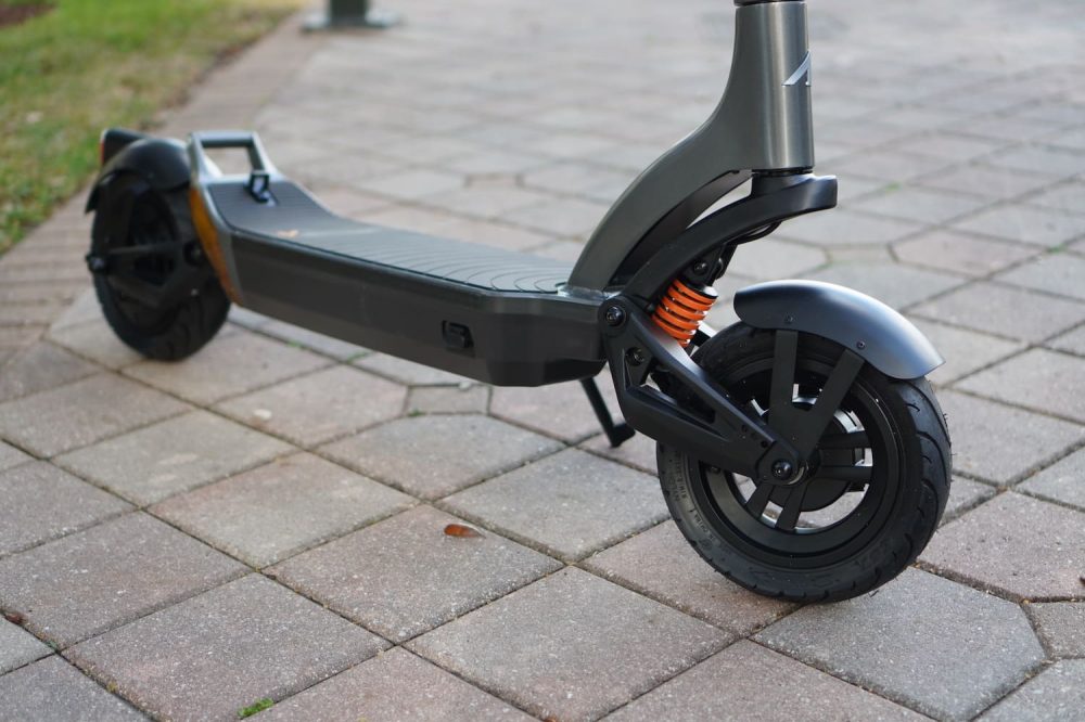 Apollo City 2022 electric scooter review High speed, high power, no flats