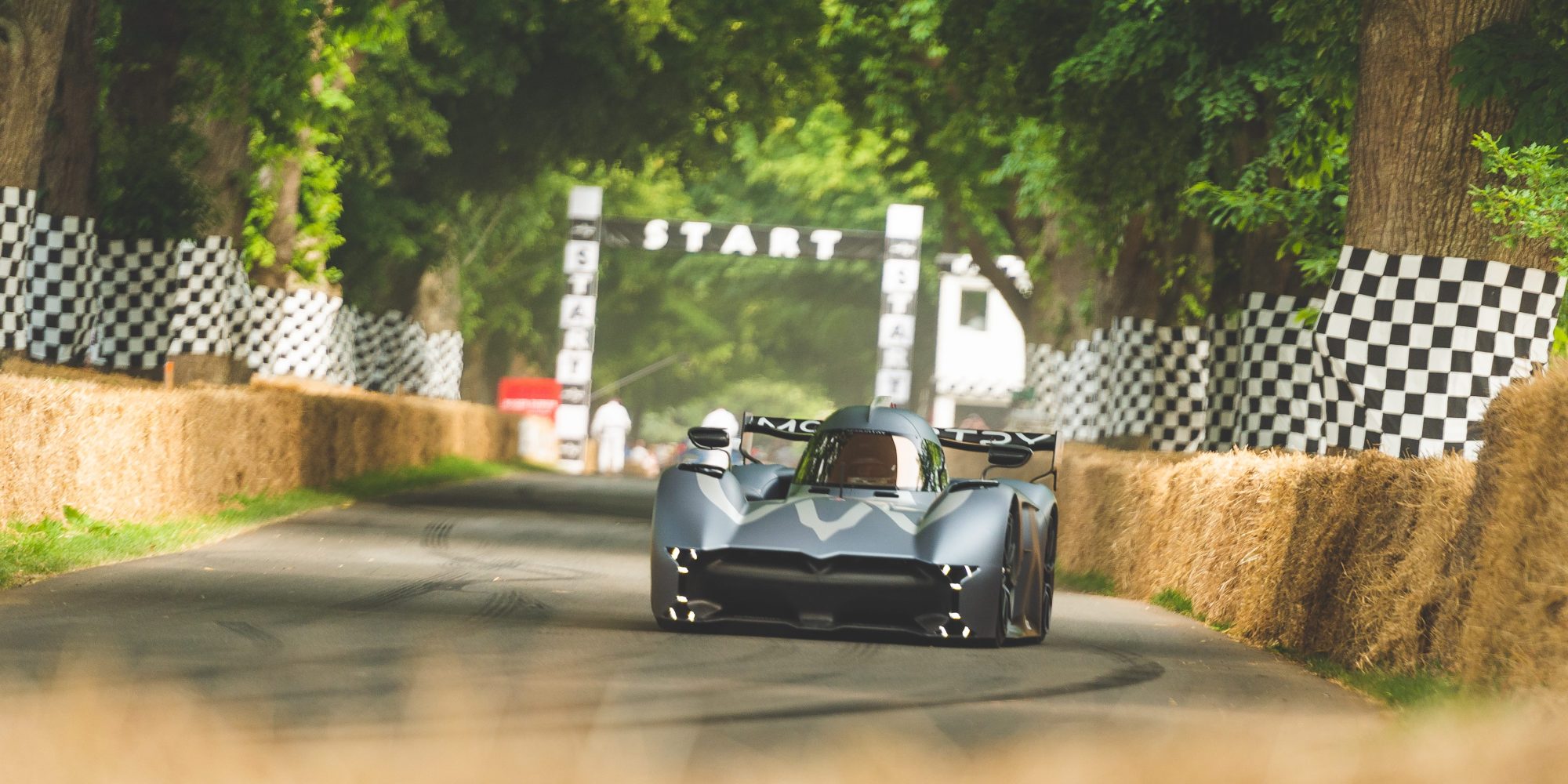 Watch an electric 'fan car' beat every car ever at Goodwood Hill