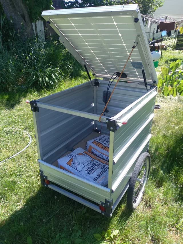 Solar store bike trailer