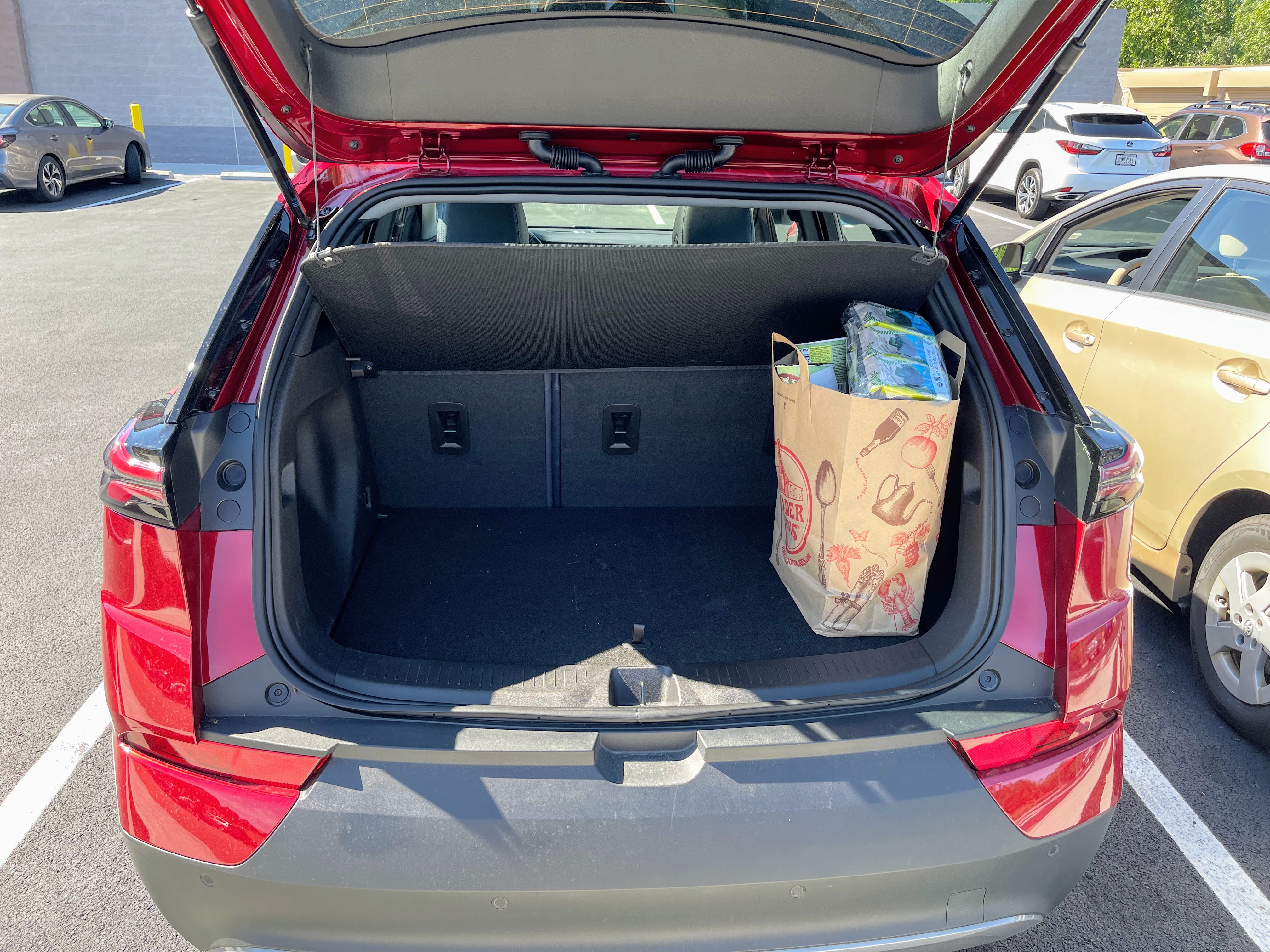 2017 chevy deals bolt cargo space