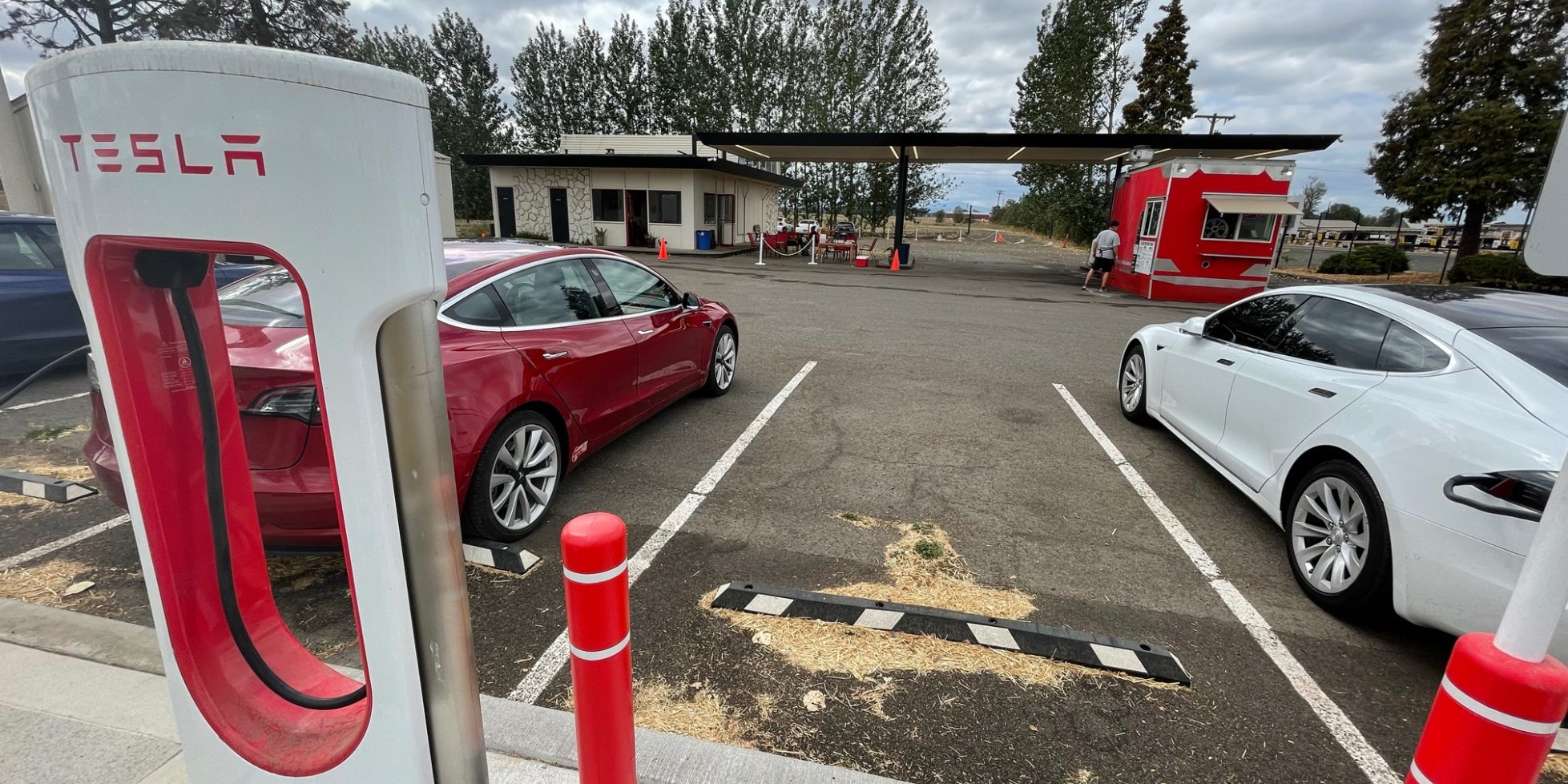 How long does it take a deals tesla to charge at a gas station