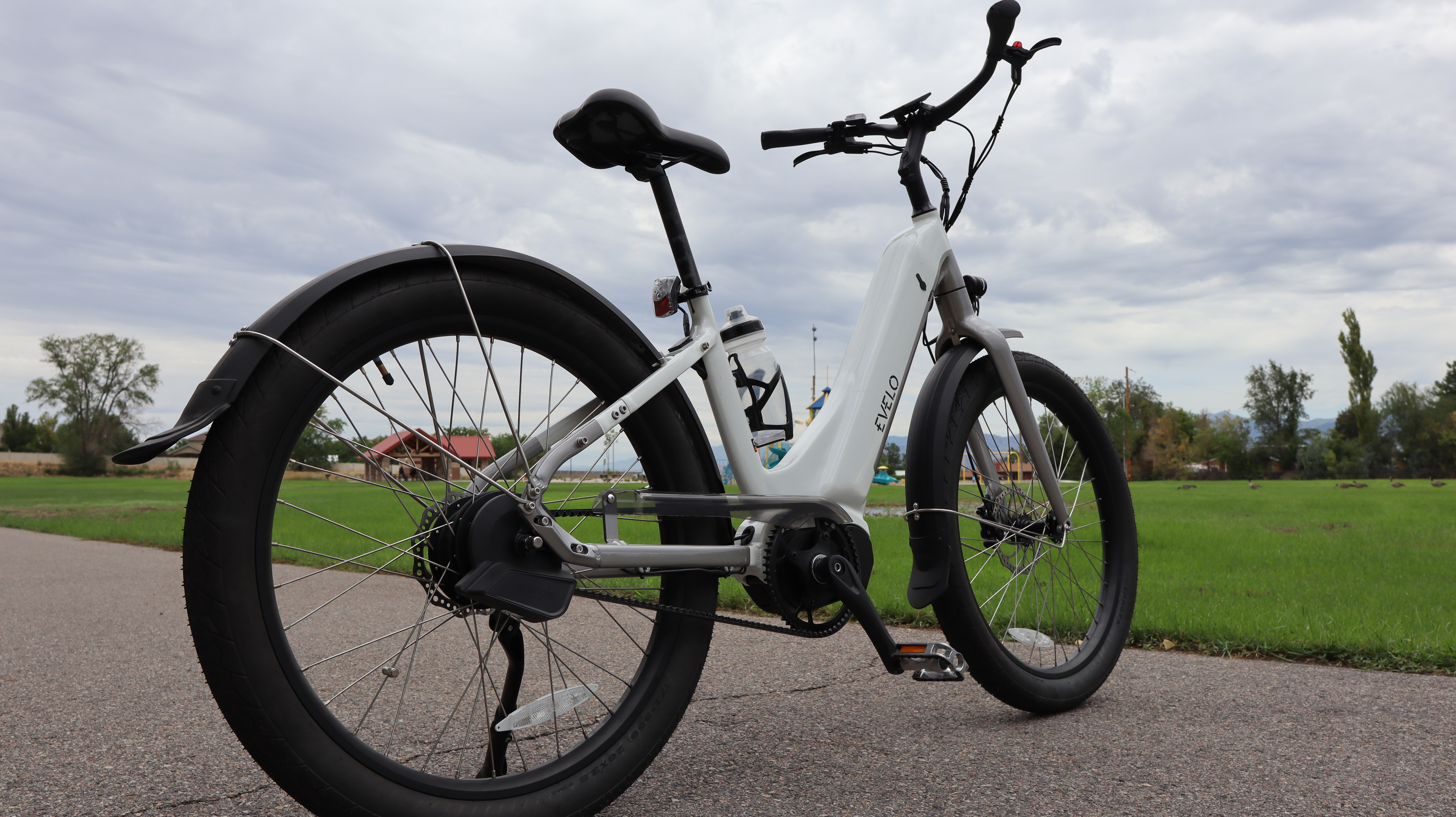 This electric bike shifts itself and I m not sure how Evelo