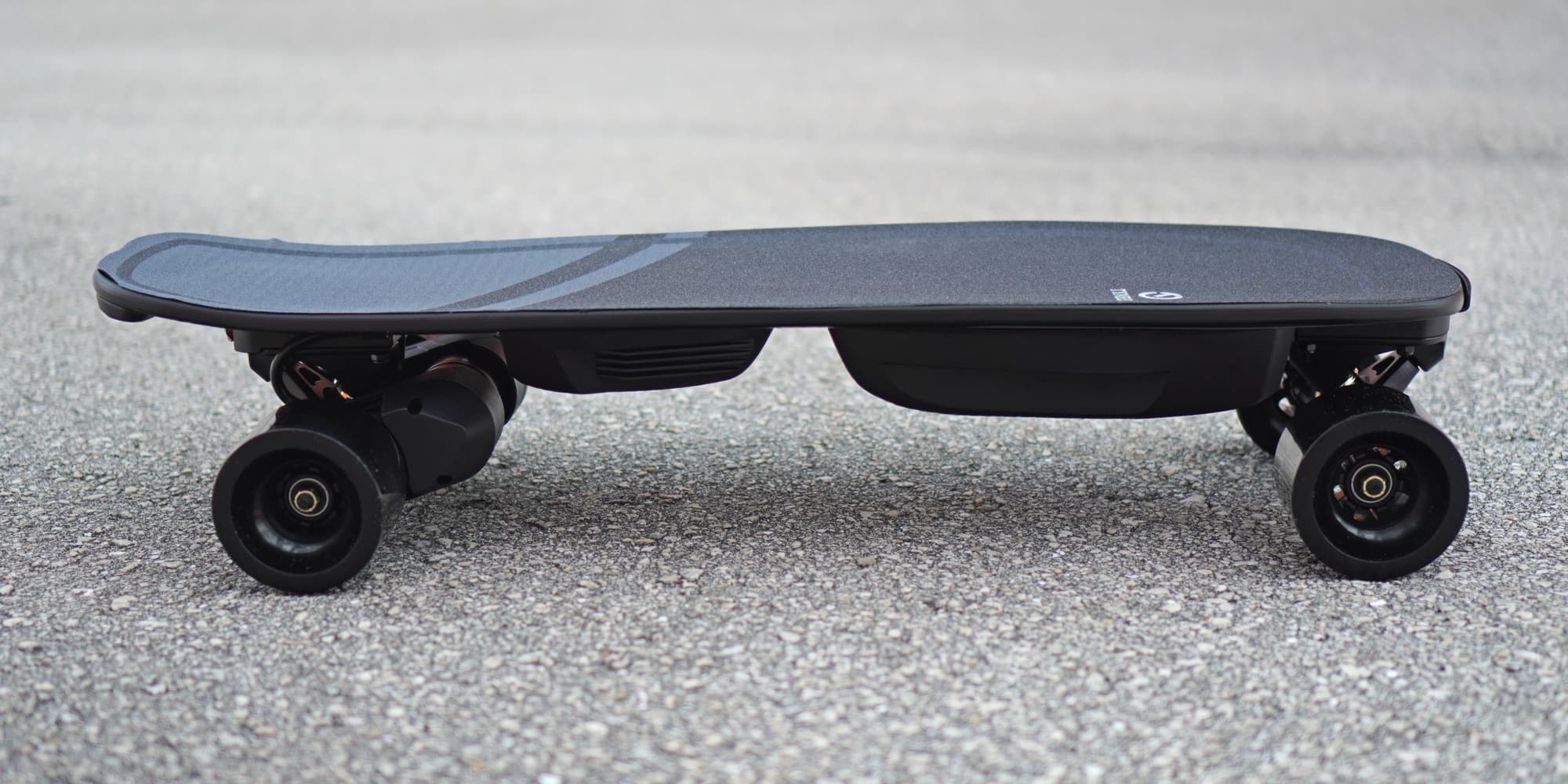 Tynee Mini 2 electric skateboard review: This 30 MPH shorty has it!