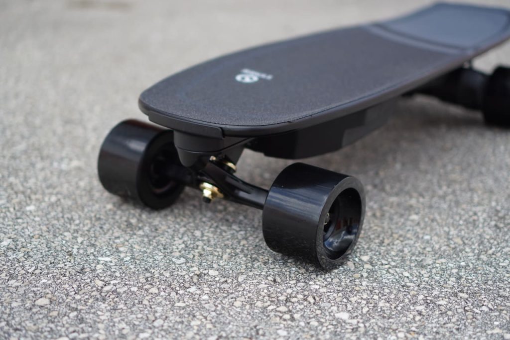 Tynee Mini 2 electric skateboard review: This 30 MPH shorty has it!