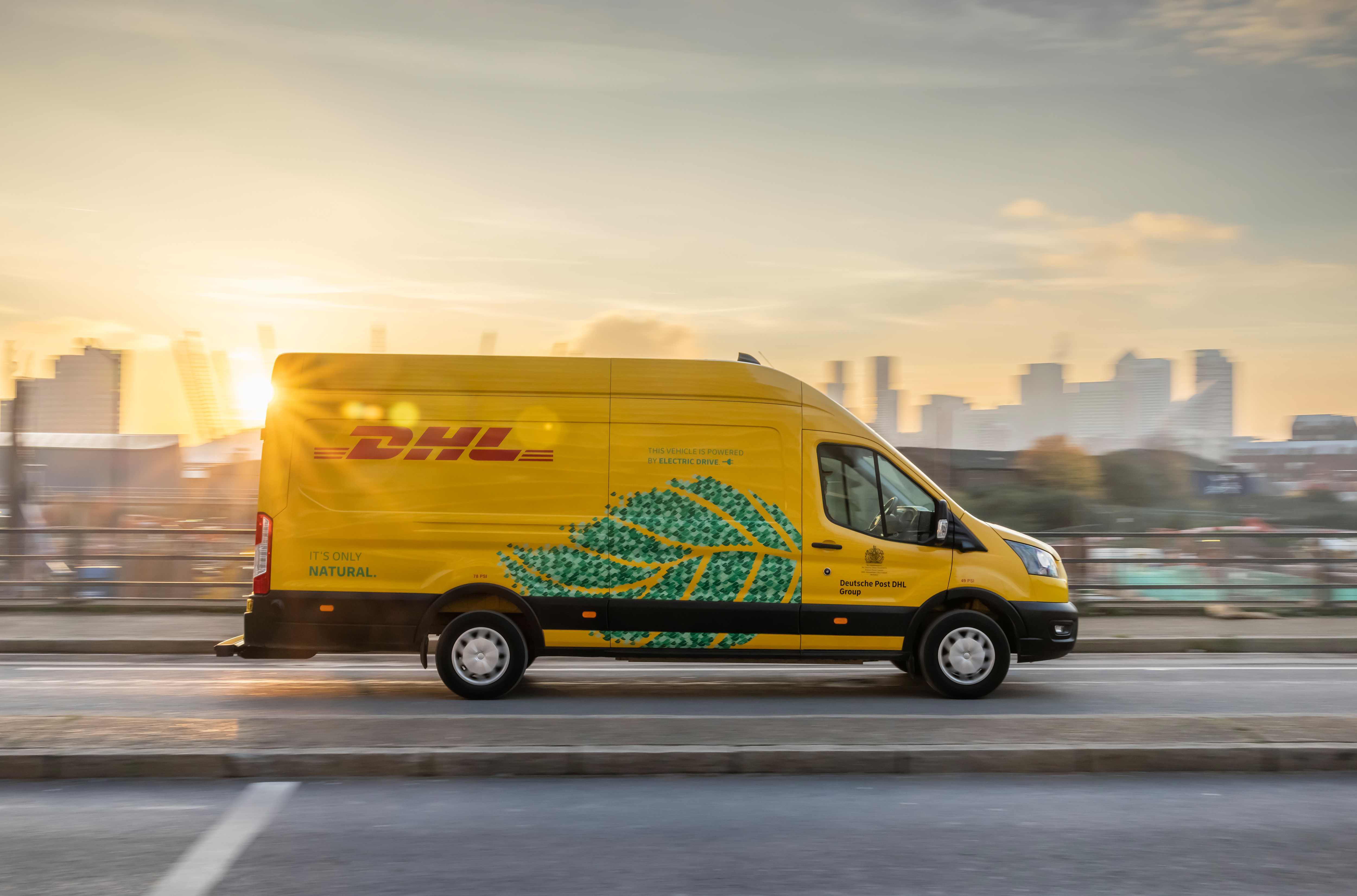 Форд Транзит фургон DHL