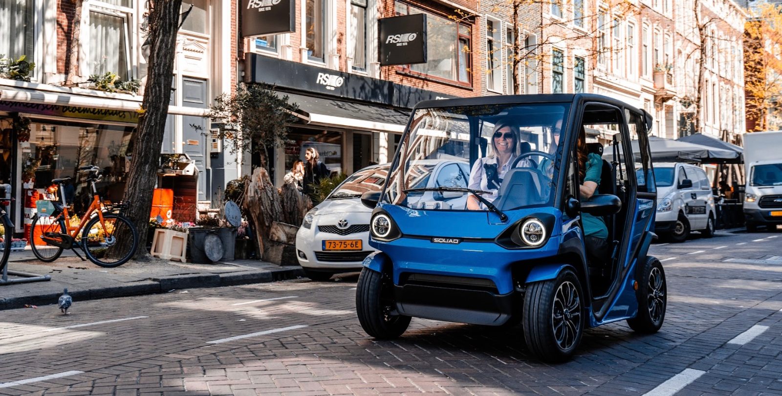 Squad solar electric city car