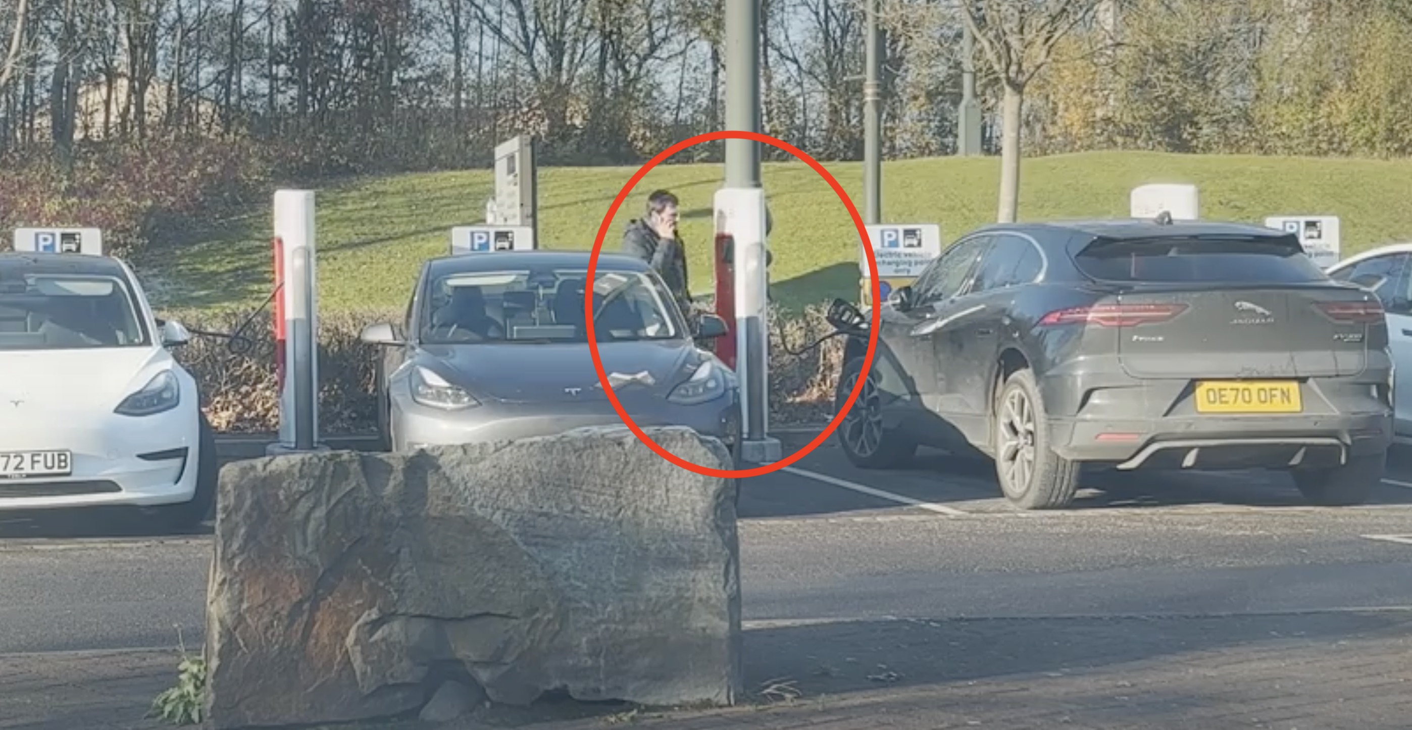 Can you charge a non tesla at a tesla store charging station