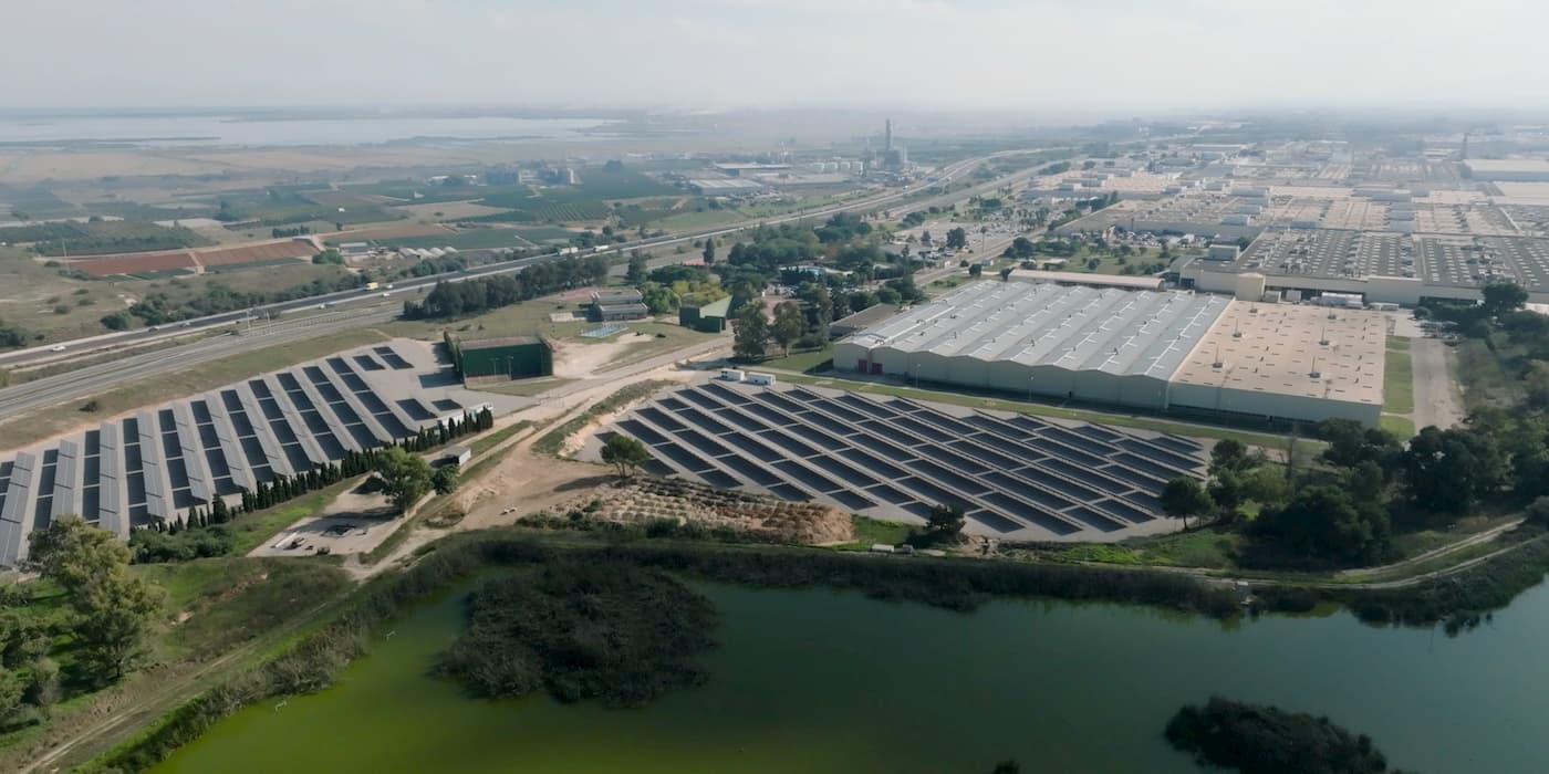 Ford-solar-power-plant-1