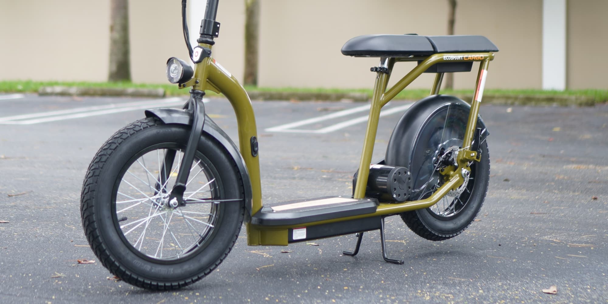 Razor EcoSmart Cargo review: Flying on a 2-seater electric scooter