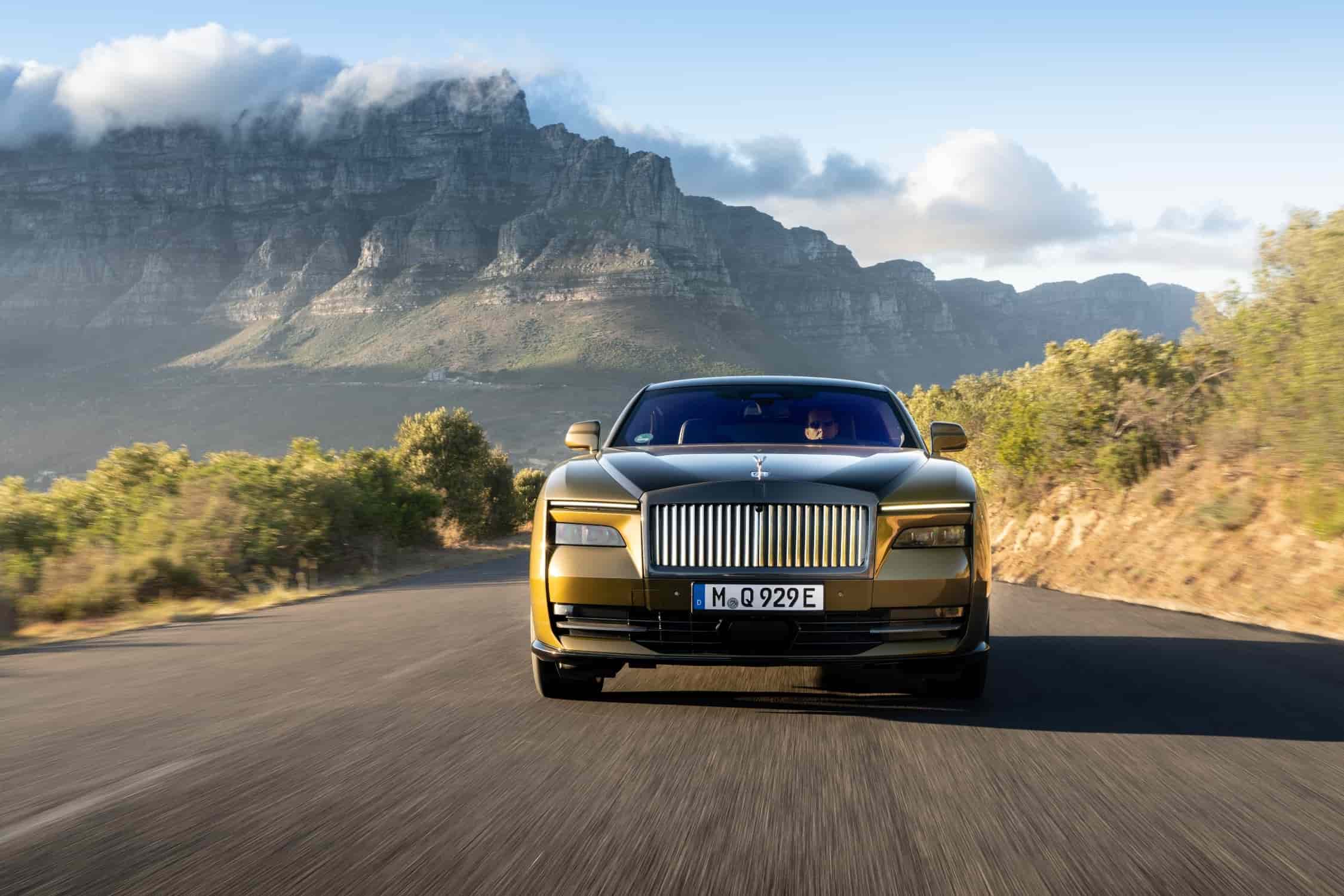 RollsRoyces Newest Car Features Its Own Cocktail Tables for Alfresco  Dining  Architectural Digest