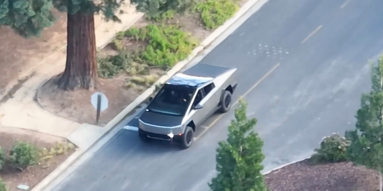 Tesla Cybertruck is starting to look more refined with new black tonneau  cover