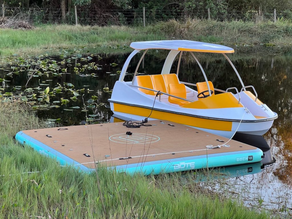 I bought a $1,000 electric boat from China. Here's what showed up