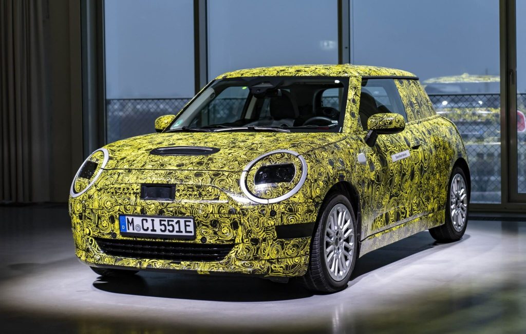 Mini's 2024 Cooper EV comes with bigger batteries, more power Electrek