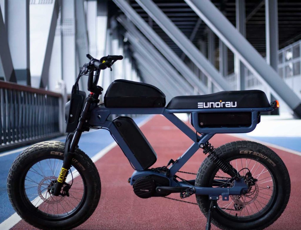 Eunorau Flash unveiled as 220-mile range electric bike with a hilarious  three batteries