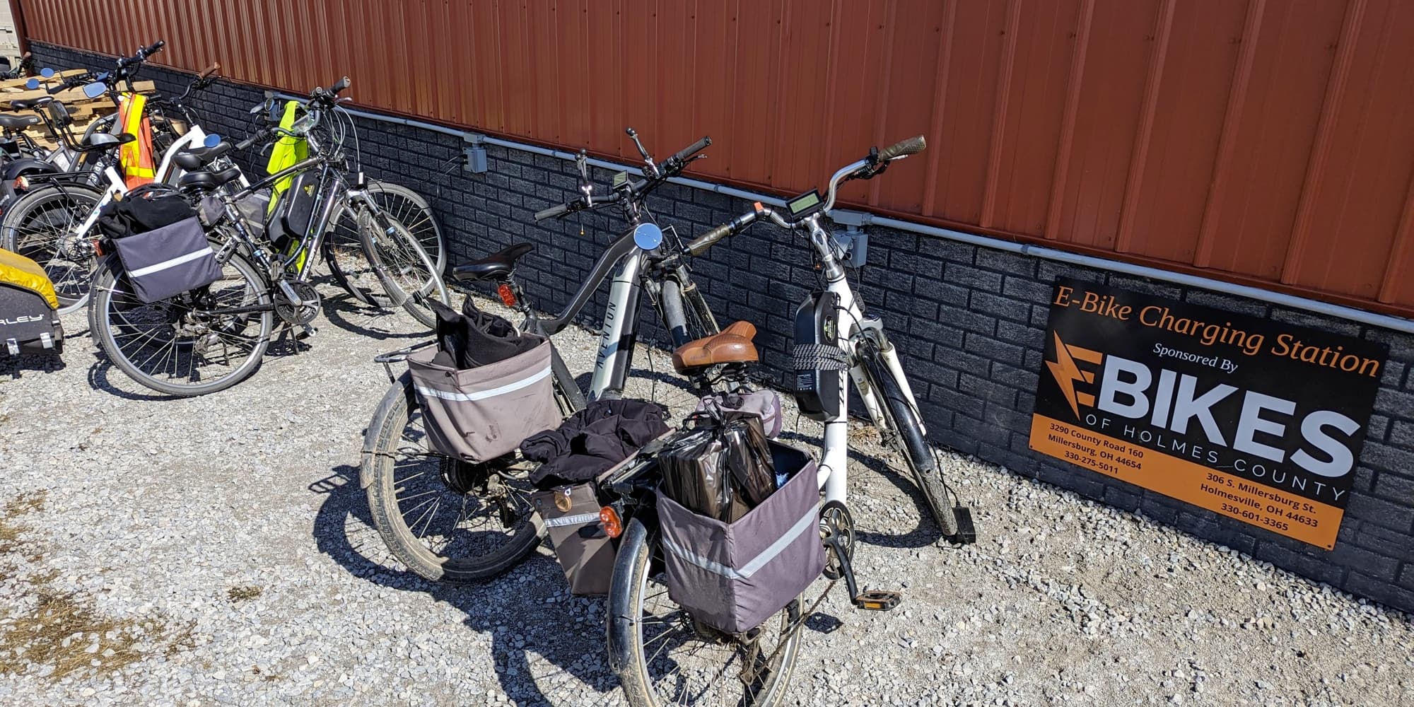 Electric bikes outlet that charge themselves