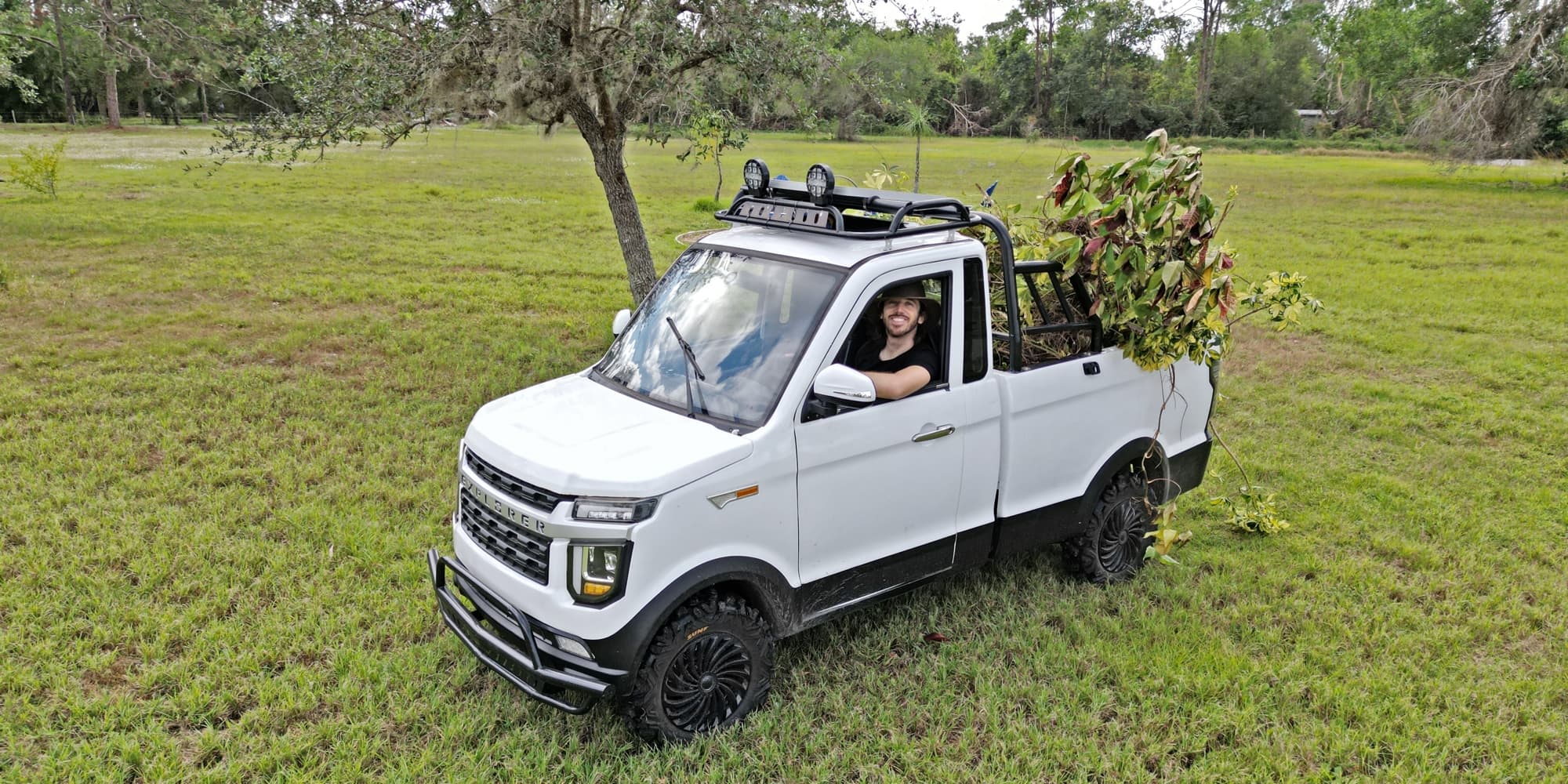 This Chinese electric mini-truck can haul more than a Ford F-150
