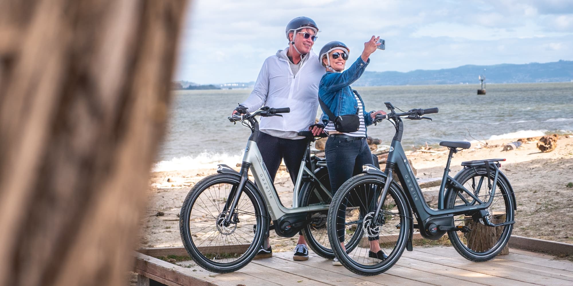 Dutch style electric store bike