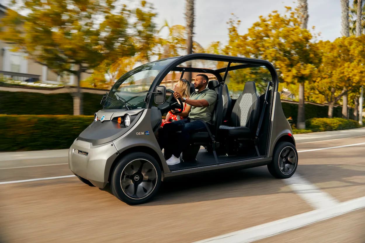 Neighborhood store electric vehicle