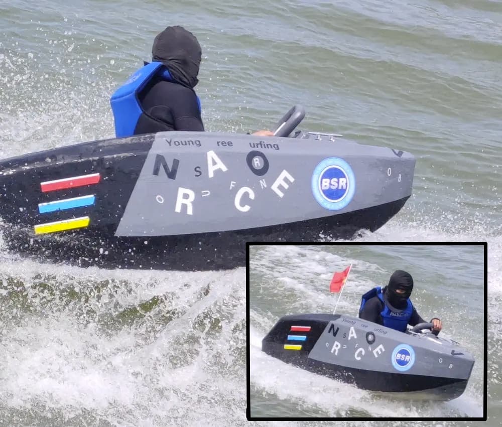 This affordable oneseater mini electric jet boat hits 30 mph!