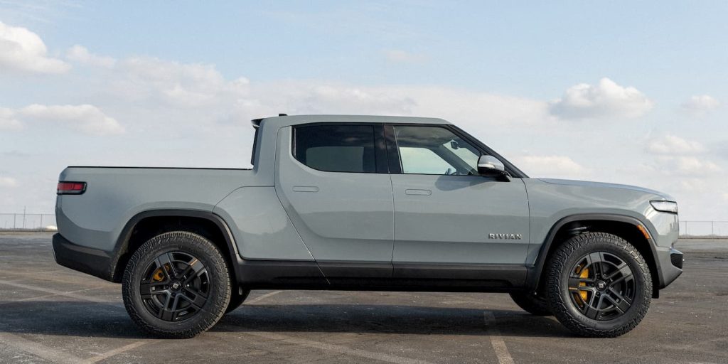 Rivian-Tesla-Cybertruck