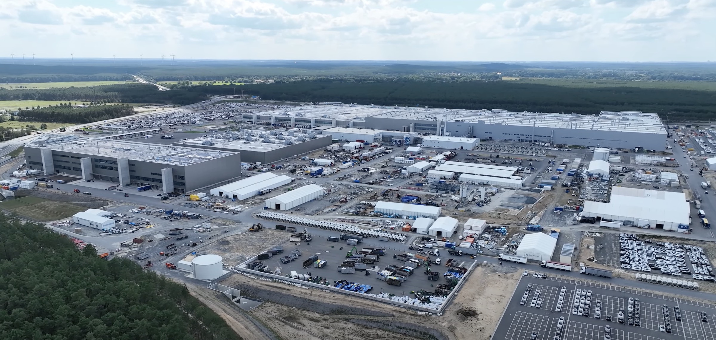 photo of Tesla quietly cuts 1,700 jobs at Gigafactory Berlin despite denying it image