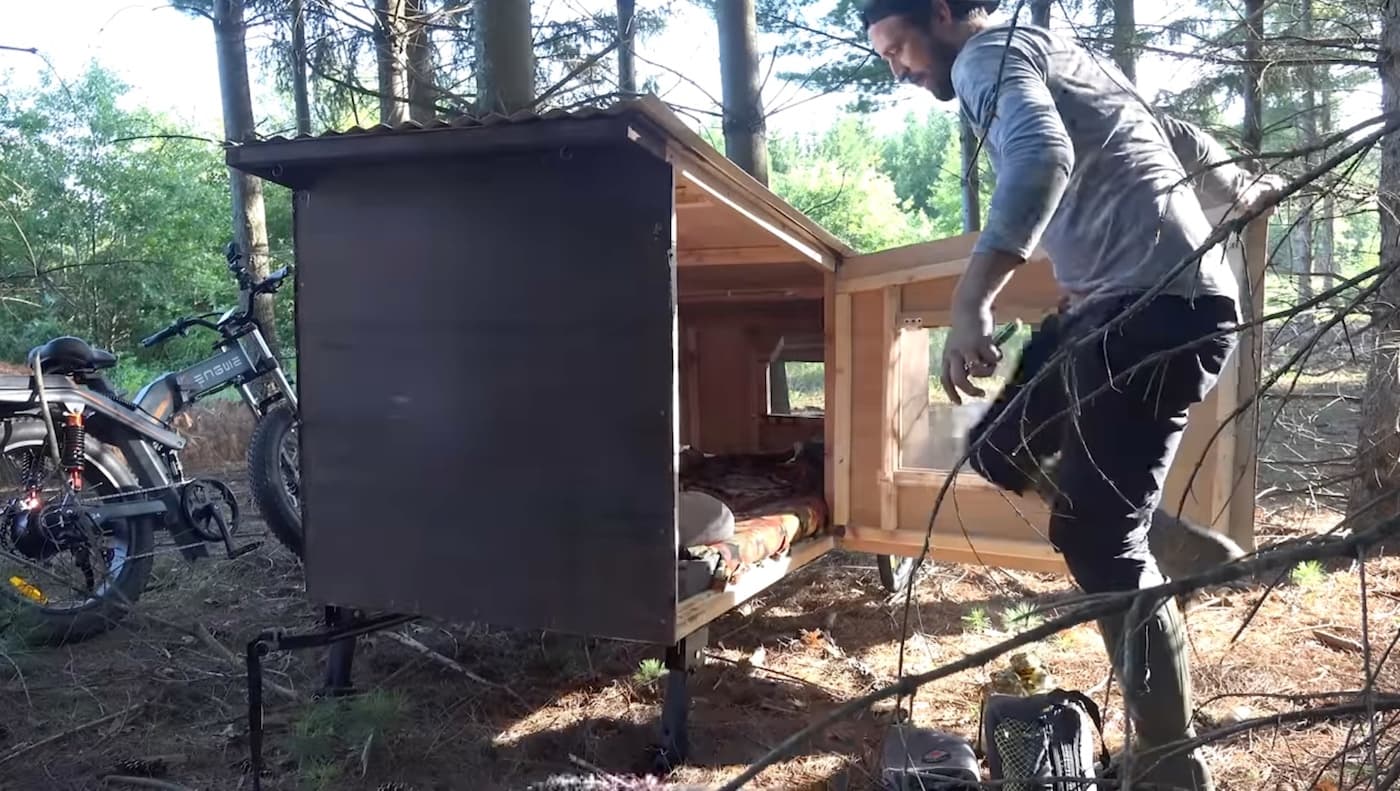 The bike sales cabin