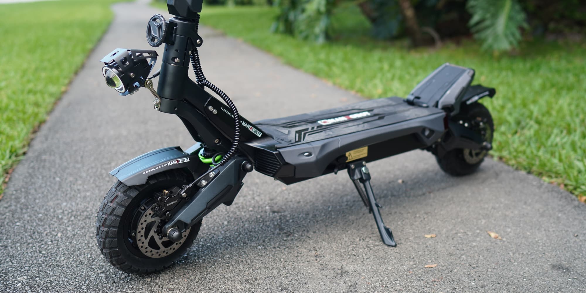 Fast 40mph Electric Scooter, GPS, 35 Miles Range