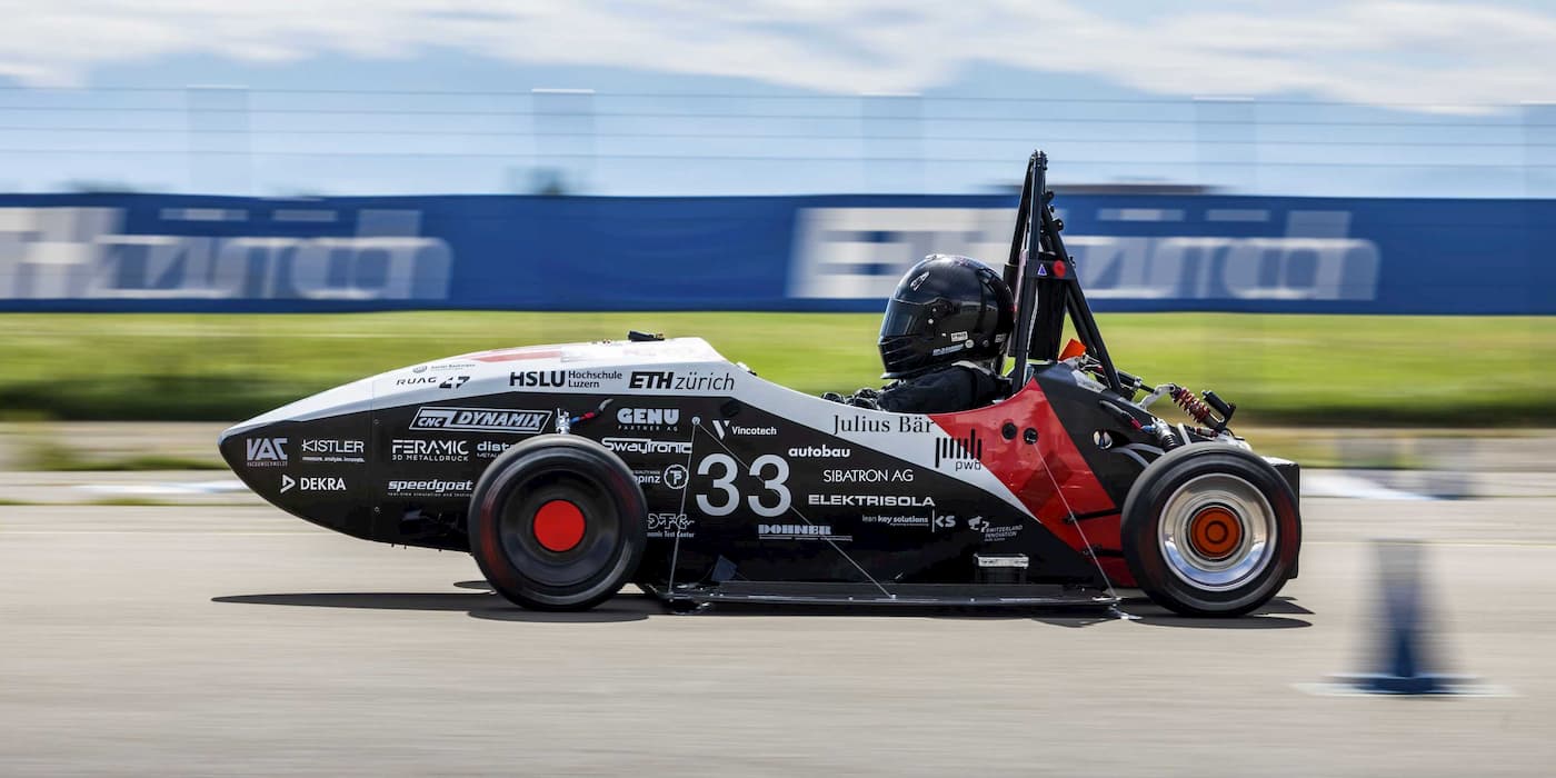 Hand-built electric car crushes EV acceleration world record [video]