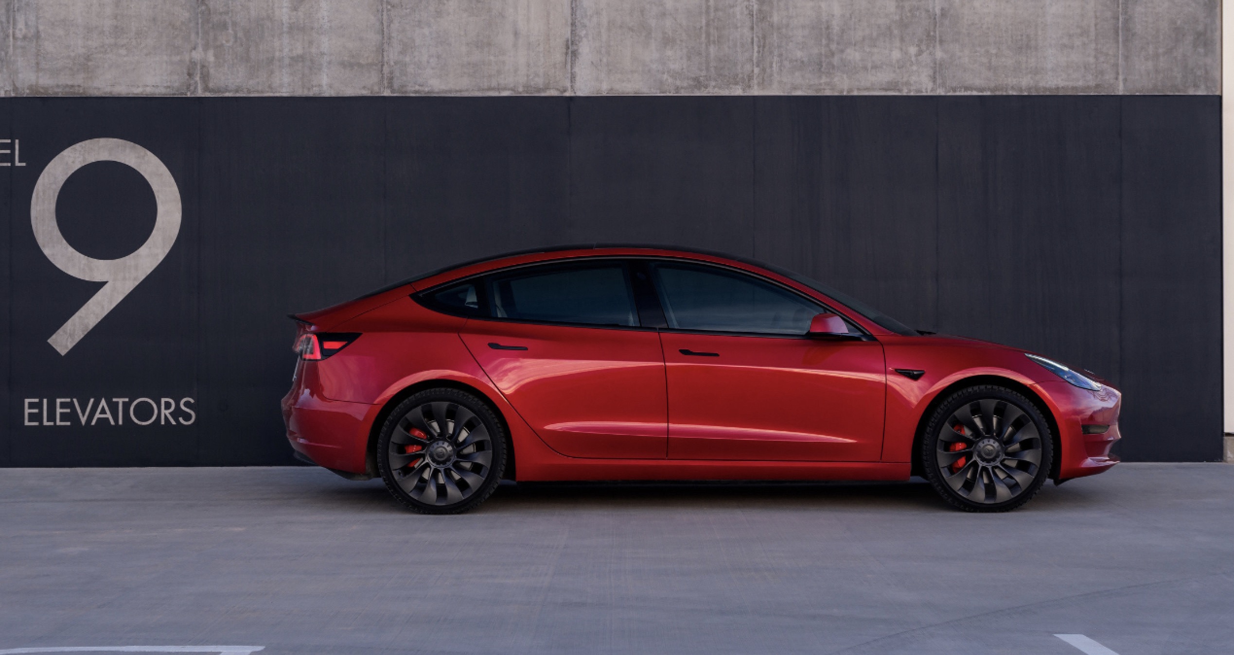 Tesla Model 3 RWD and Long Range losing half tax credits in 2024