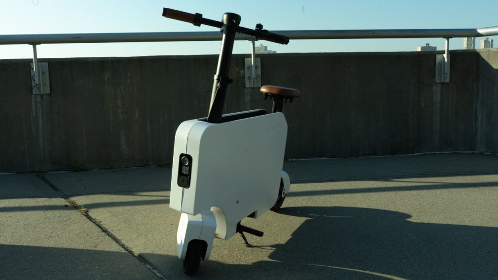 Review: Test riding Honda's Motocompacto electric scooter, aka the  battery-powered suitcase