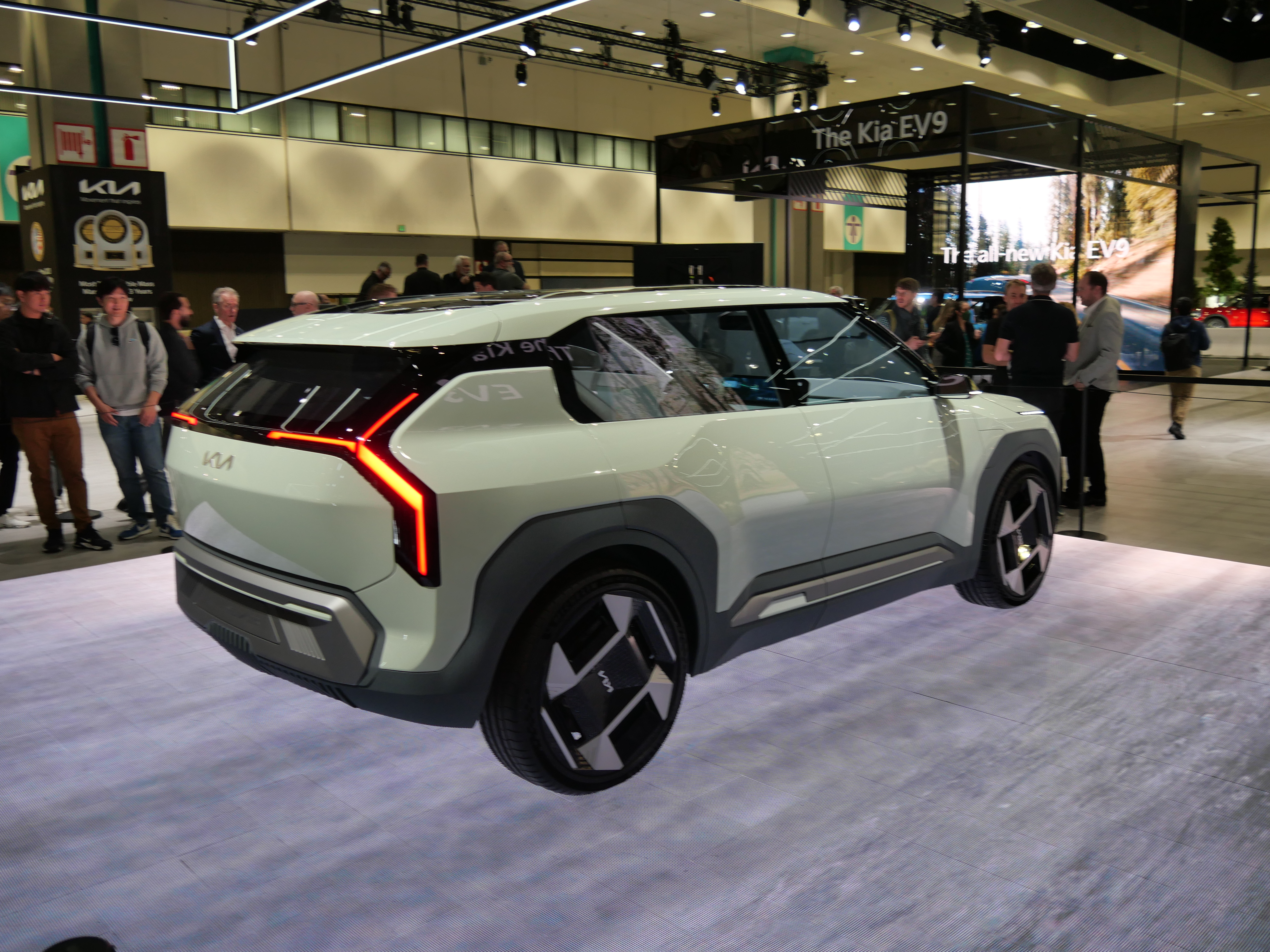 Kia Shows Its EV3 And EV4 Concepts At LA Auto Show | Electrek