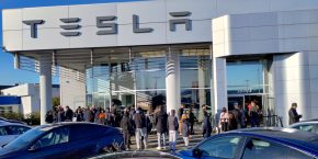 Tesla Cybertruck showroom crowds