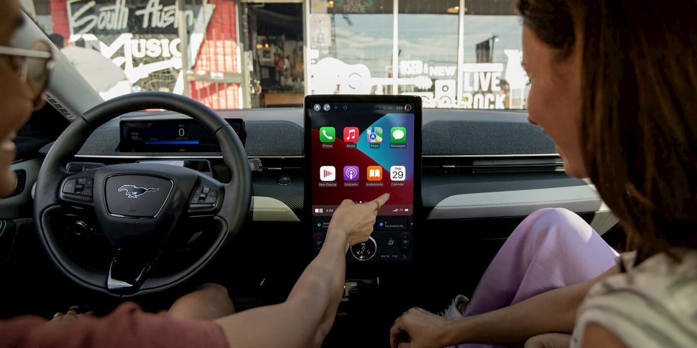 GM claims CarPlay and Android Auto cause unsafe driver behavior