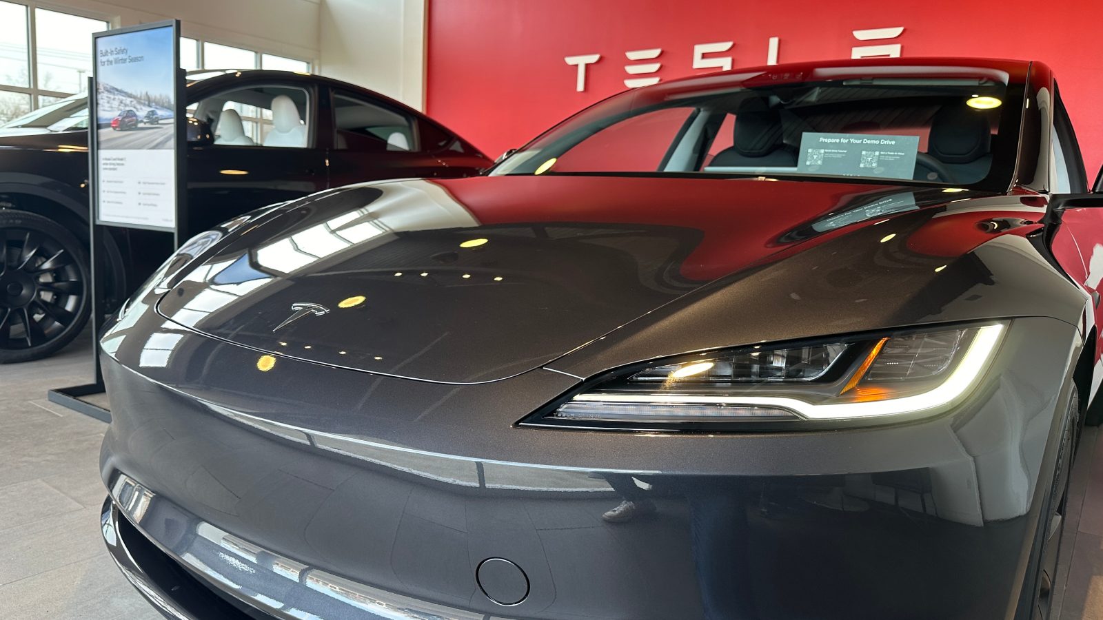 La hausse des prix de la Tesla Model 3 a fait grimper les prix globaux des véhicules électriques en mars