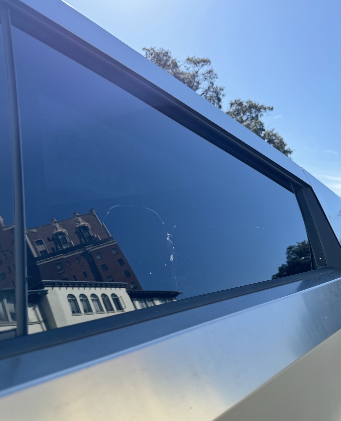 Tesla Cybertruck's 'armor glass' stops break-in attempt caught on ...