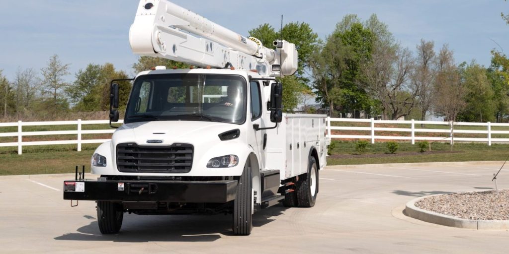 Freightliner, Hexagon partner on electric work trucks