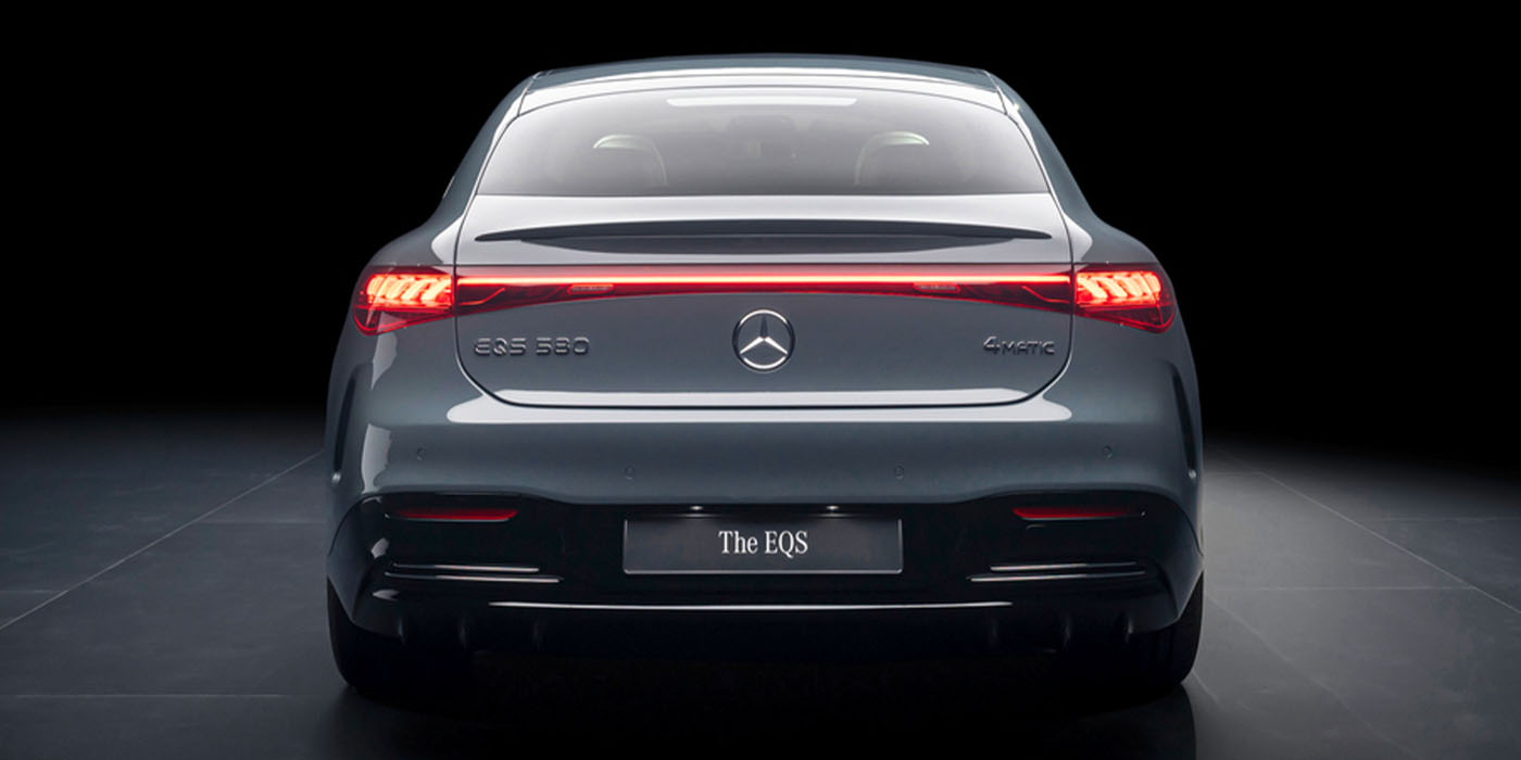 Mercedes' 2025 EQS has better range, new grille, and star emblem