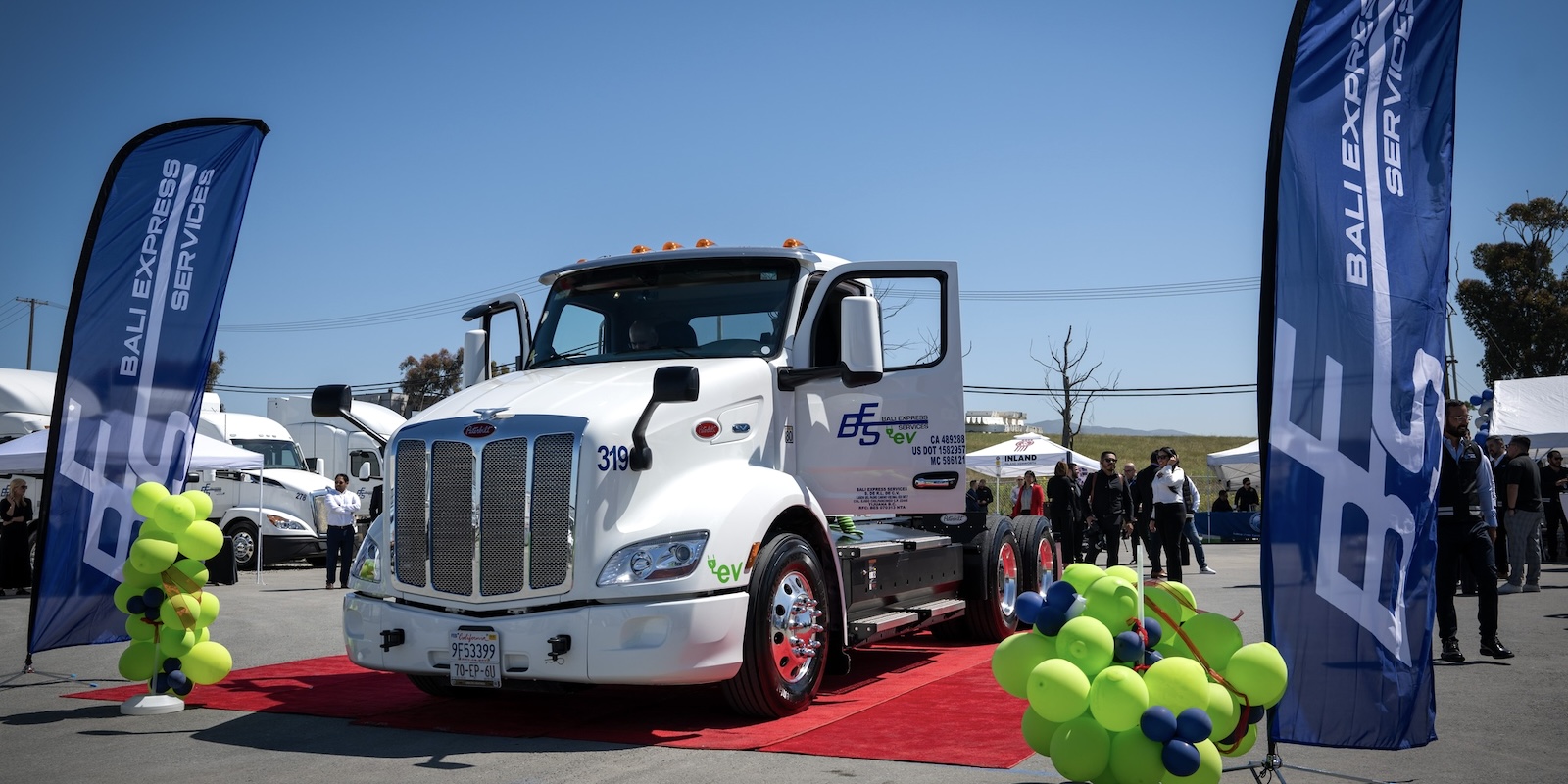 Primer camión eléctrico llega a México con SDG&E