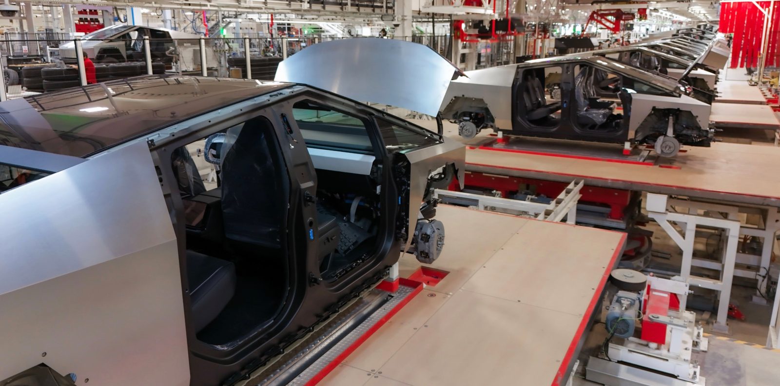 Tesla Sues Cybertruck Supplier Amid Standoff Keeping Production Hostage Tesla Sues Cybertruck Supplier Amid Standoff Keeping Production Hostage