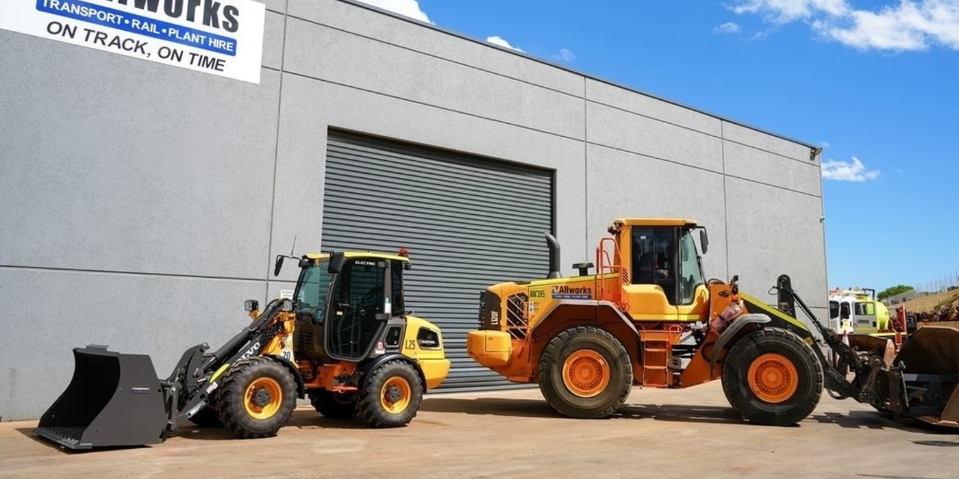 News from 🇦🇺! The first Volvo L25 Electric wheel loader has been delivered to a customer in Australia; Allworks WA Pty Ltd, and our own Melker Jernberg, Head of Volvo Construction Equipment, was in Australia to hand over the machine to Allworks together with our dealer CJD Equipment.