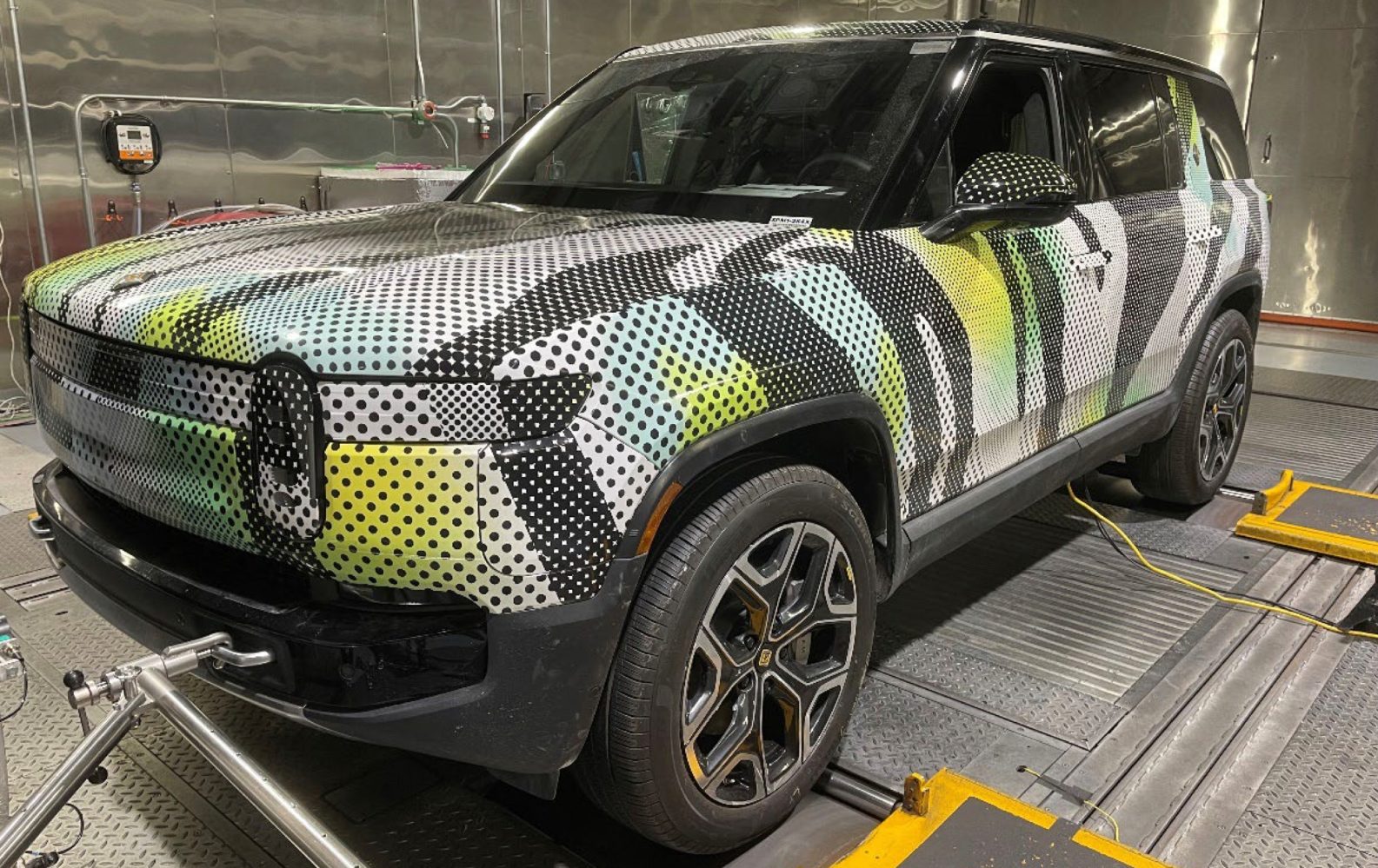 Rivian R1 camouflage 2025