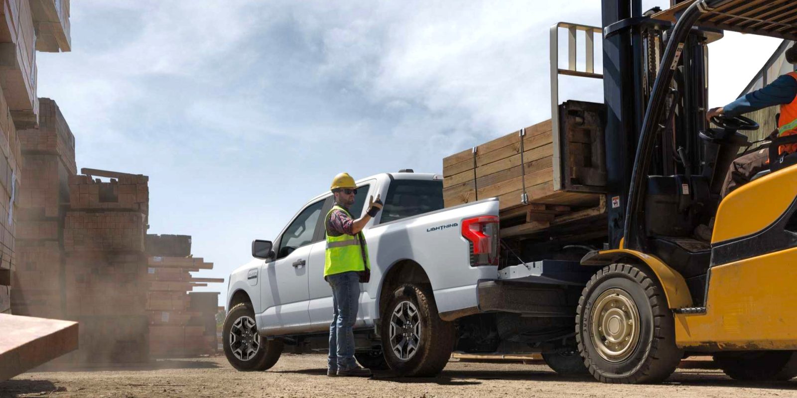 Electric Ford F150 is 200 cheaper to lease than gas version!