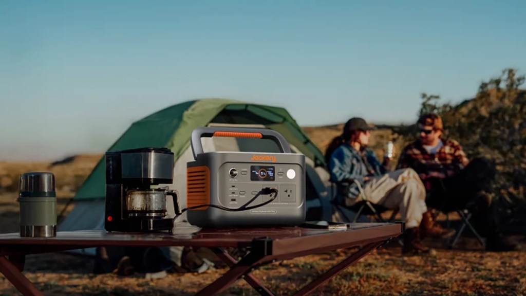 Jackery Explorer 600 Plus portable power station within post for Hover-1 Altai Pro R500 e-bike