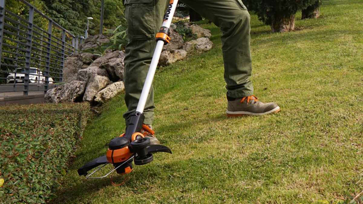 Worx 20V 12-inch cordless grass trimmer/edger within post for Razor Rambler 16 electric motorbike